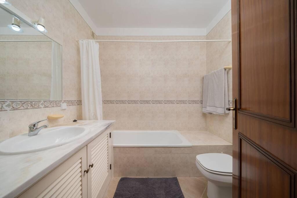 Apartament T1 Carvoeiro C/piscina E A 300m