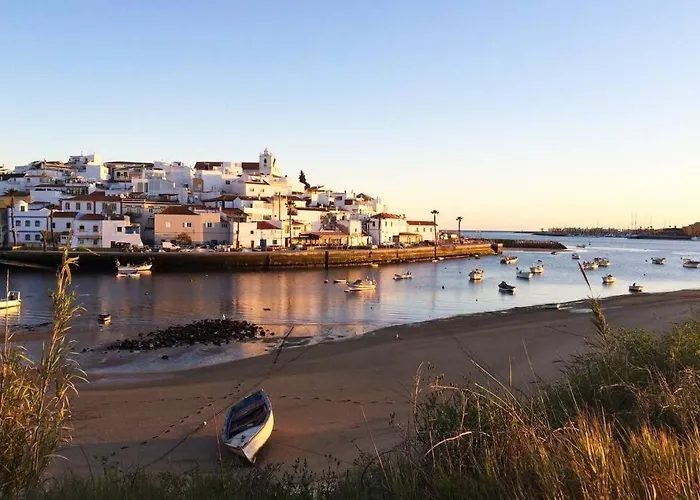 Apartamento T1 Carvoeiro C/Piscina E A 300M Praia